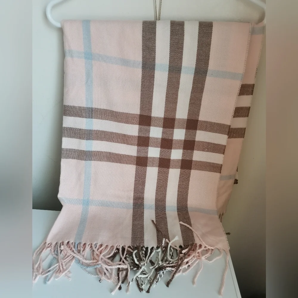 Royal Rossi 100% Mongolian Cashmere Plaid Extra Large Scarf. - Picture 2 of 5